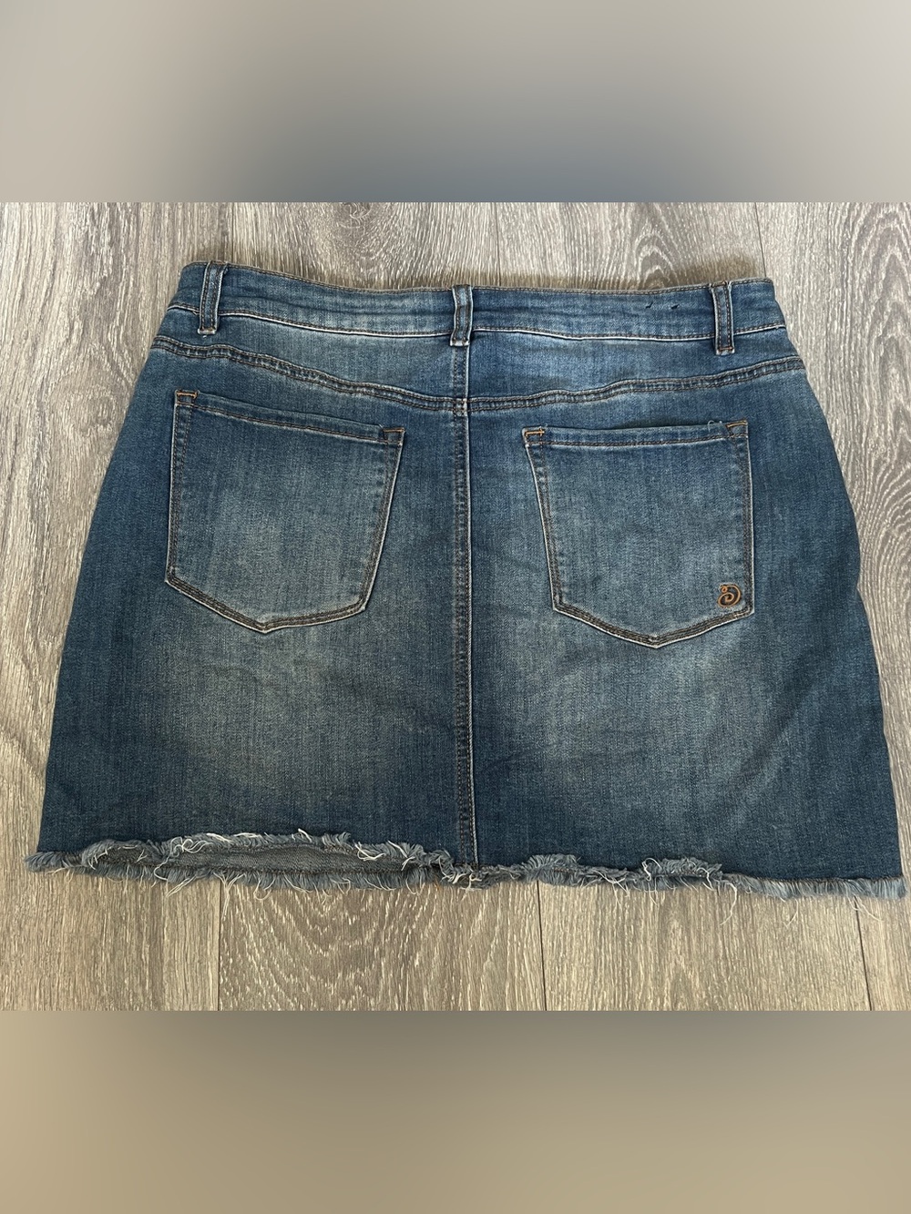 Jean Skirt - Picture 2 of 4